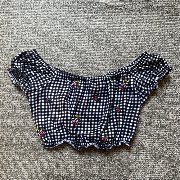 *HOST PICK* Kendall & Kylie Floral Off-The-Shoulder Crop-Top Size XS - Picture 3 of 4